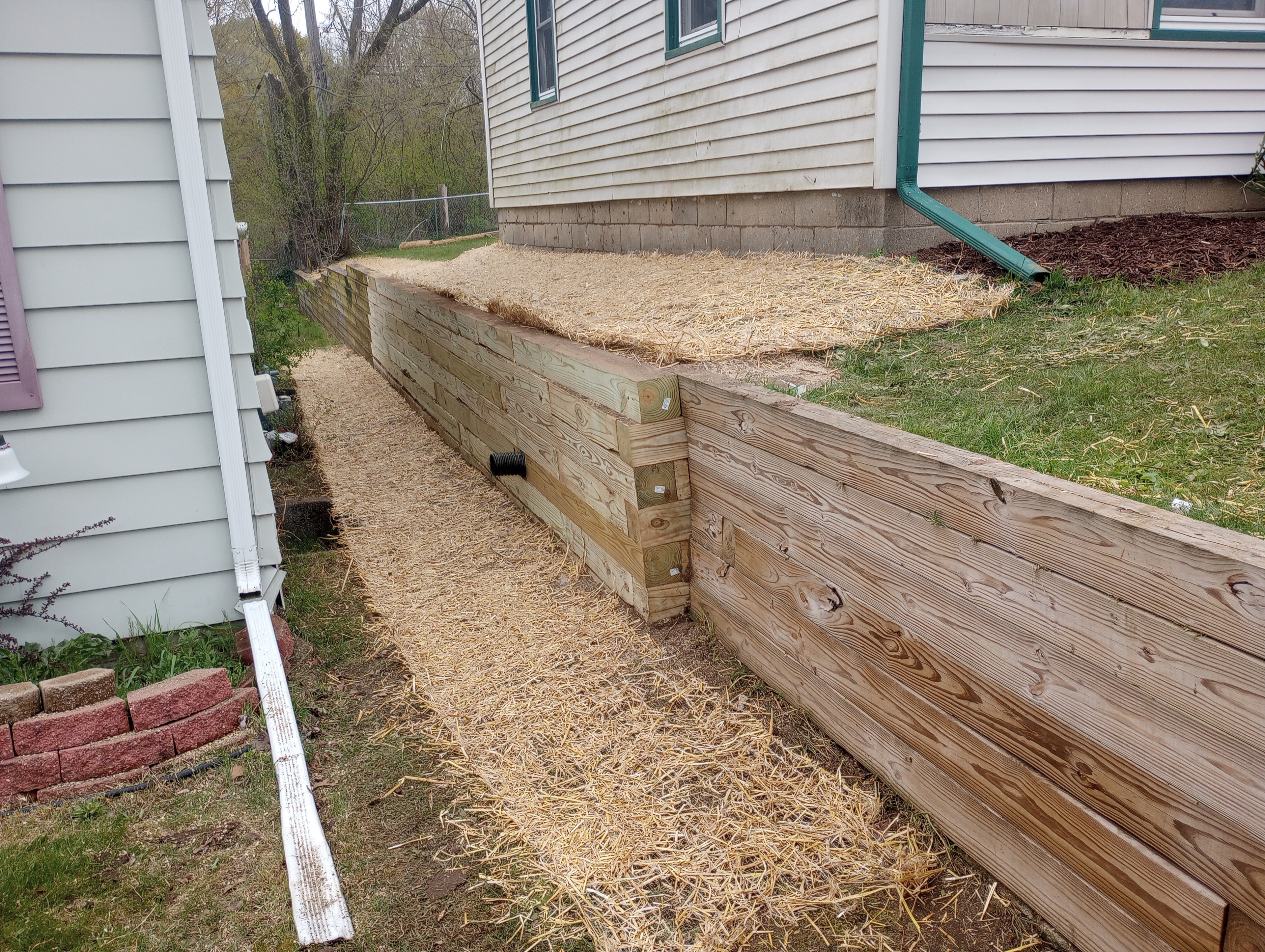 Hardscaping & Retaining Walls